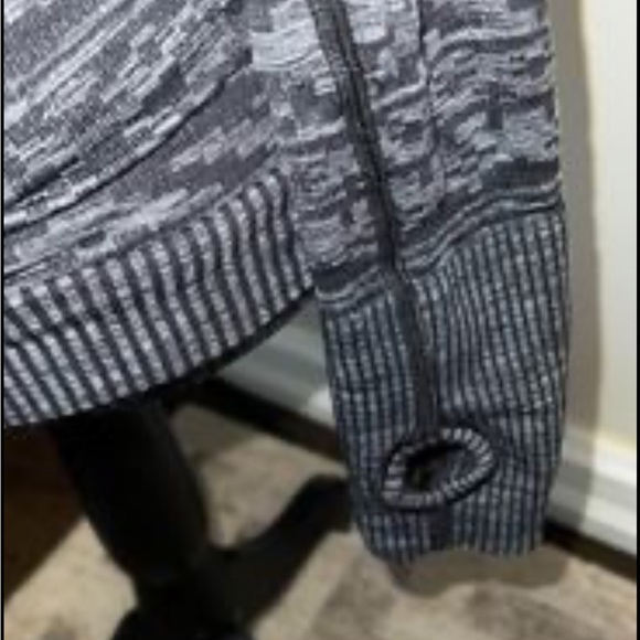Lululemon long sleeve - Picture 2 of 3